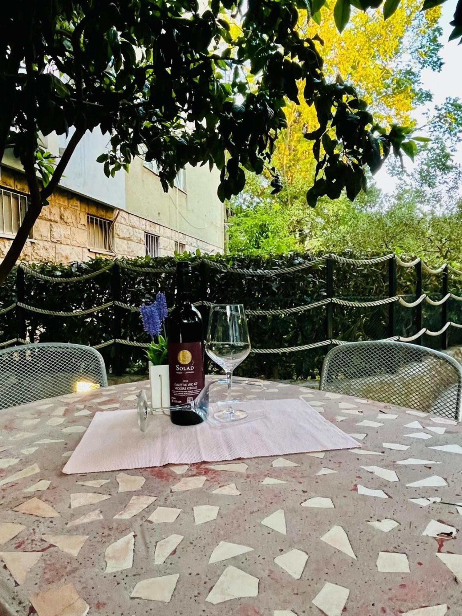 Garden Paradise Apartment *