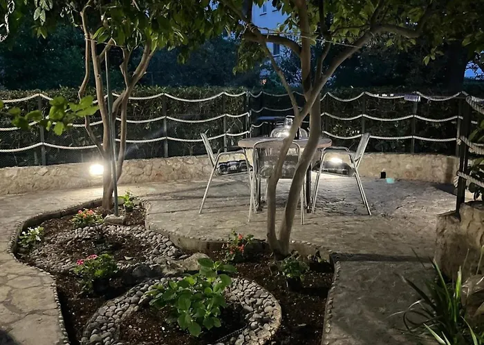Garden Paradise Apartment