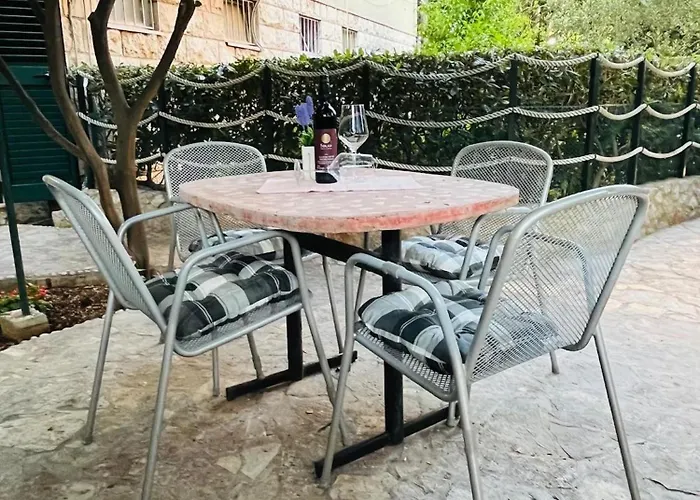 Garden Paradise Apartment